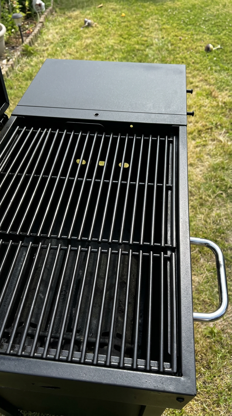 Same BBQ grill grates spotless and clean after using the brush